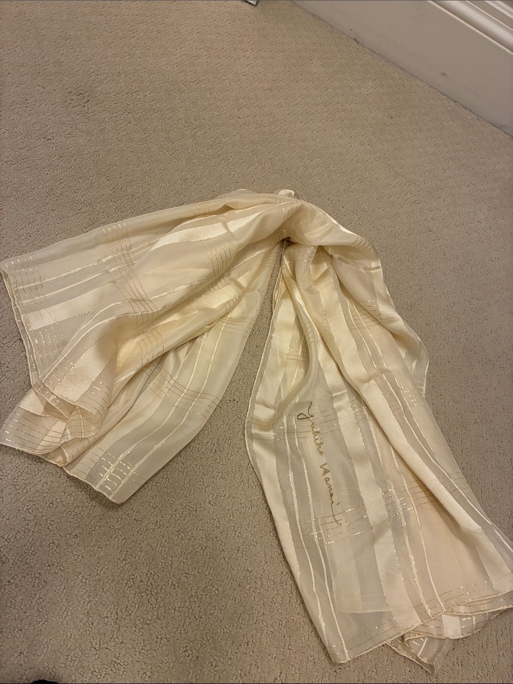 ⁠Yukiko Hanai Vintage Silk Blend Gold Metallic Plaid Scarf Cream Off White⁠👝